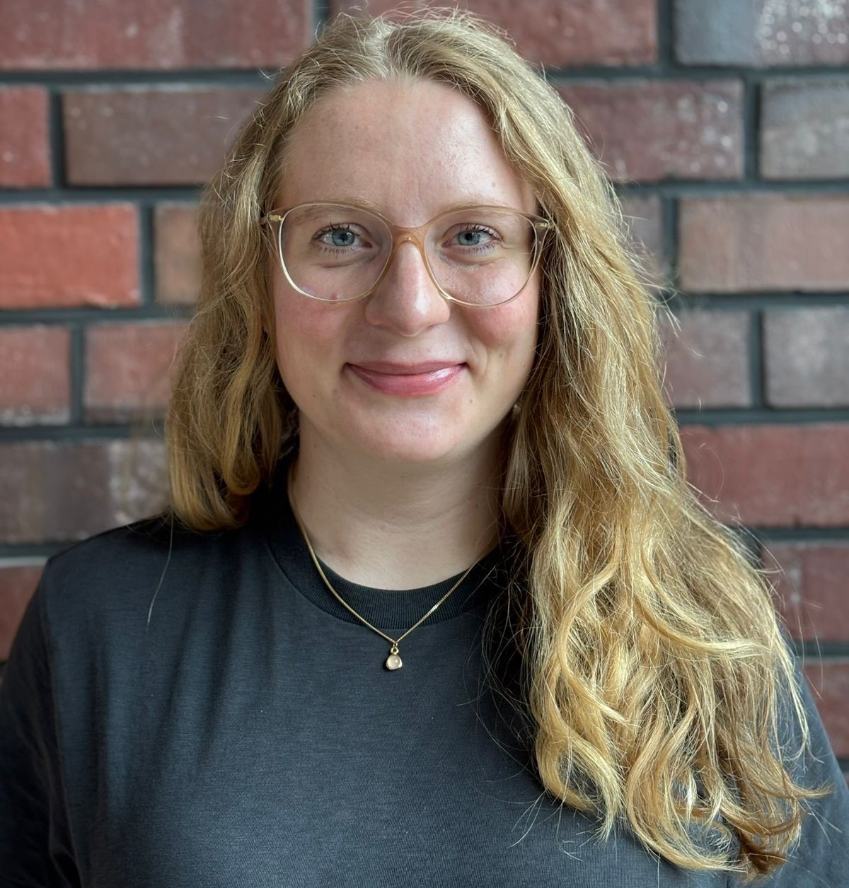 Dr. Zoe Jungingera